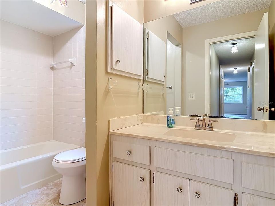 En Venta: $369,900 (3 camas, 2 baños, 1852 Pies cuadrados)
