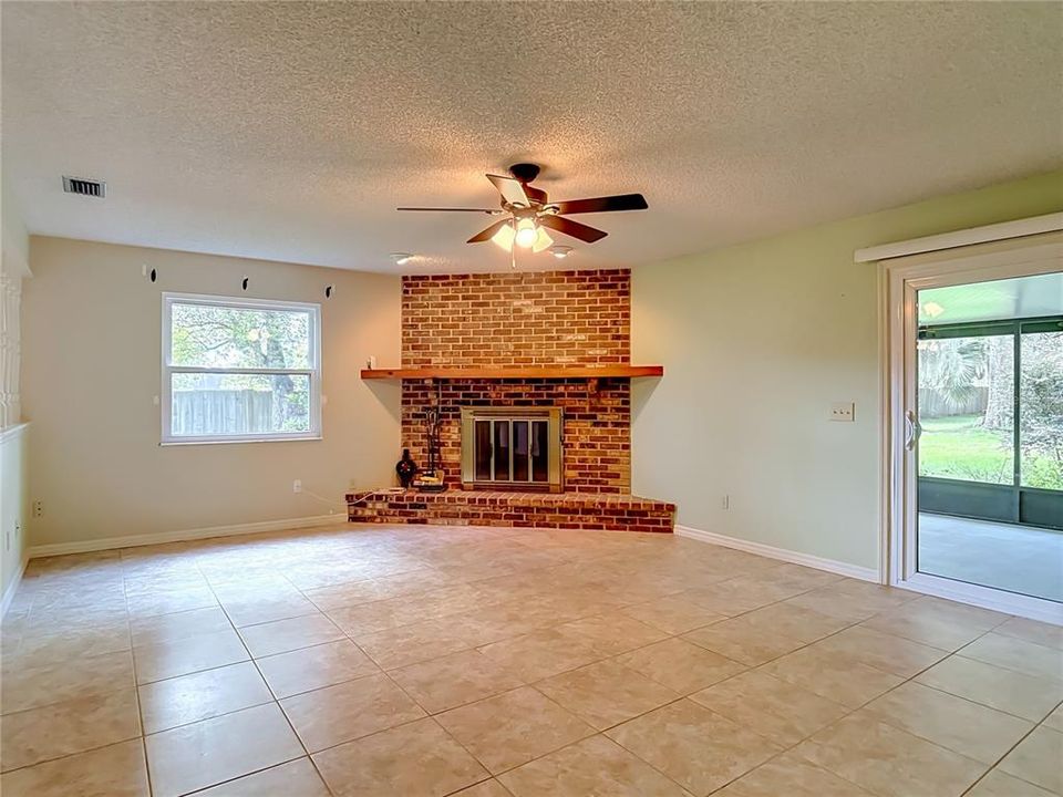En Venta: $369,900 (3 camas, 2 baños, 1852 Pies cuadrados)