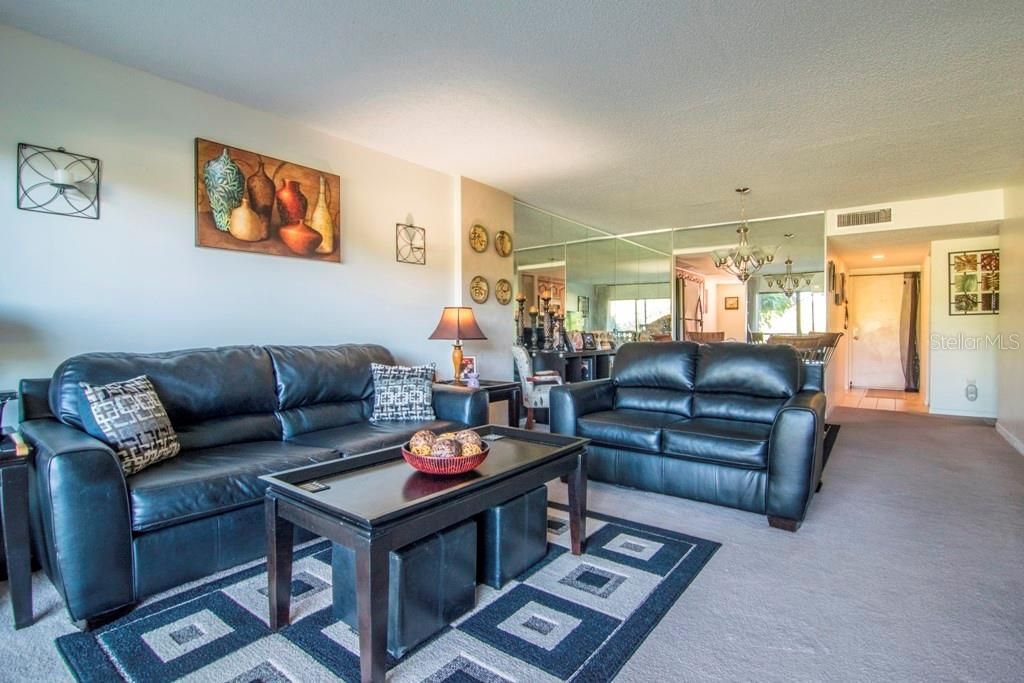 En Venta: $225,000 (2 camas, 2 baños, 1070 Pies cuadrados)
