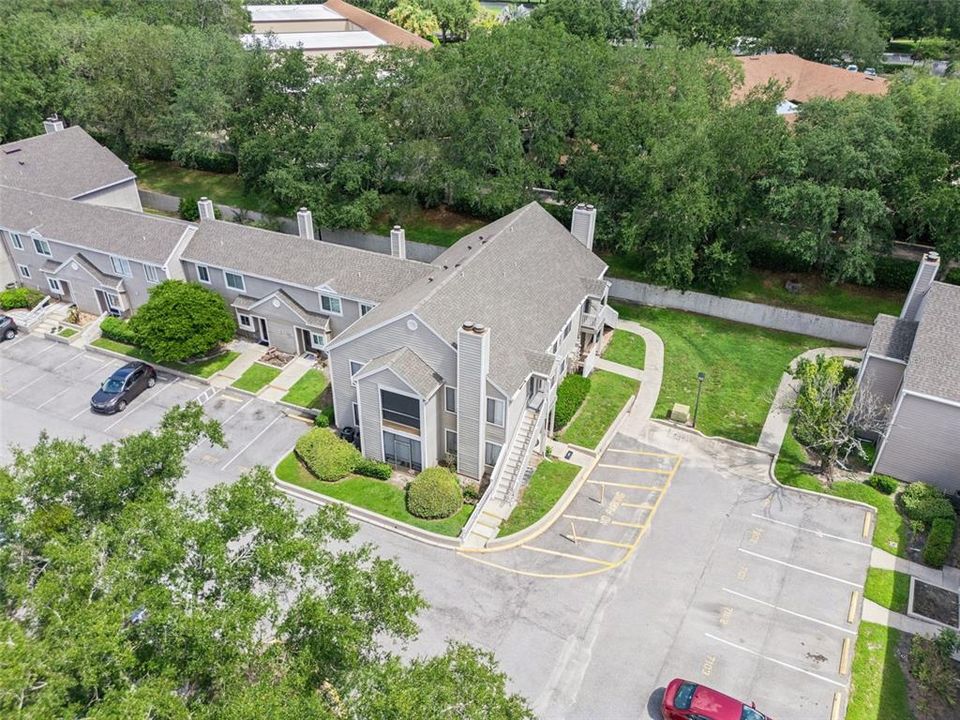 For Sale: $215,000 (2 beds, 2 baths, 952 Square Feet)
