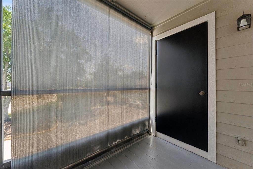For Sale: $215,000 (2 beds, 2 baths, 952 Square Feet)