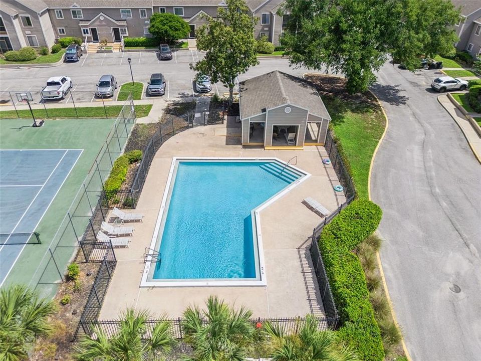 For Sale: $215,000 (2 beds, 2 baths, 952 Square Feet)