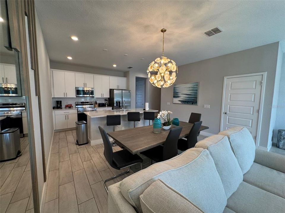 For Rent: $3,100 (3 beds, 2 baths, 1704 Square Feet)