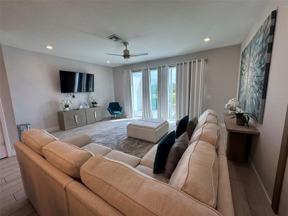 For Rent: $3,100 (3 beds, 2 baths, 1704 Square Feet)