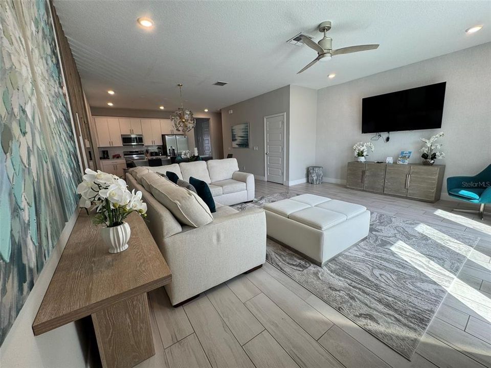 For Rent: $3,100 (3 beds, 2 baths, 1704 Square Feet)