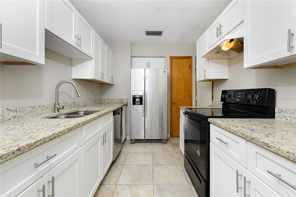 В аренду: $1,600 (2 спален, 1 ванн, 1012 Квадратных фут)