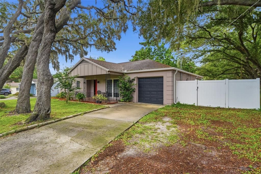 For Sale: $399,000 (3 beds, 2 baths, 1696 Square Feet)
