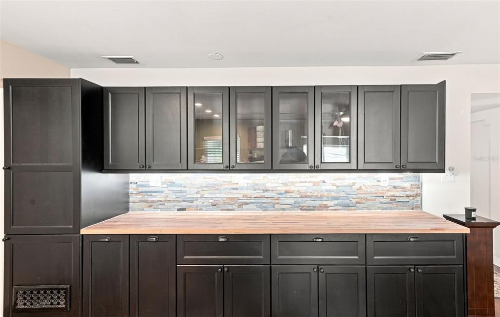 For Sale: $399,000 (3 beds, 2 baths, 1696 Square Feet)