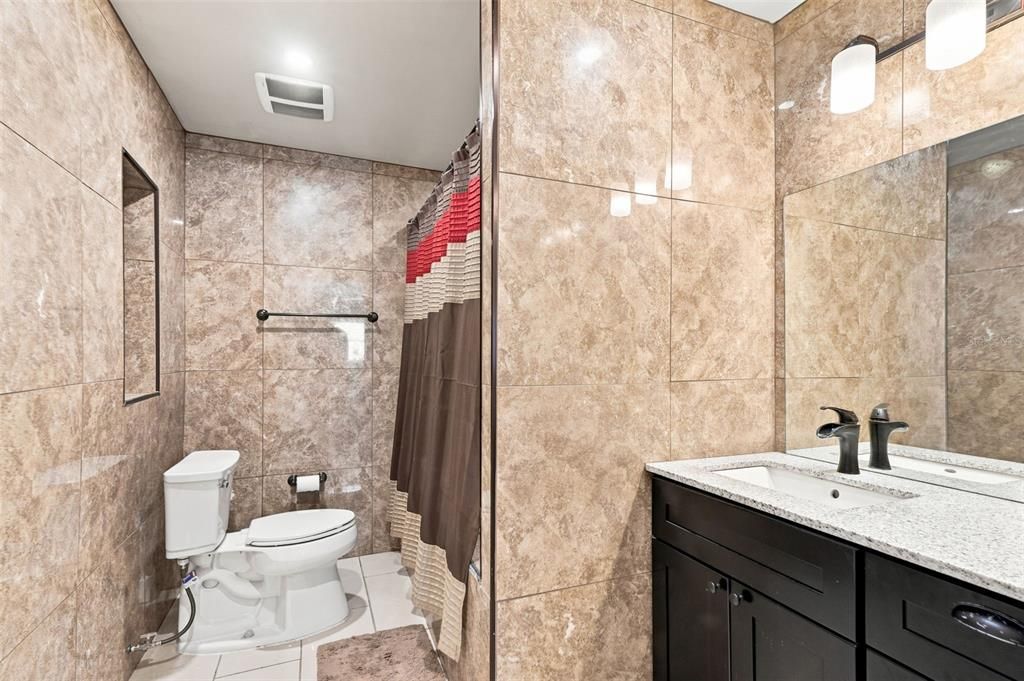 For Sale: $399,000 (3 beds, 2 baths, 1696 Square Feet)
