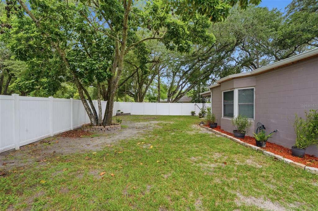 For Sale: $399,000 (3 beds, 2 baths, 1696 Square Feet)