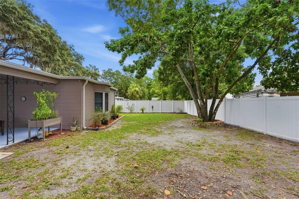 For Sale: $399,000 (3 beds, 2 baths, 1696 Square Feet)