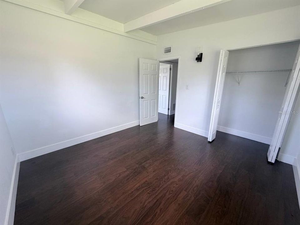 En Venta: $240,000 (2 camas, 1 baños, 888 Pies cuadrados)