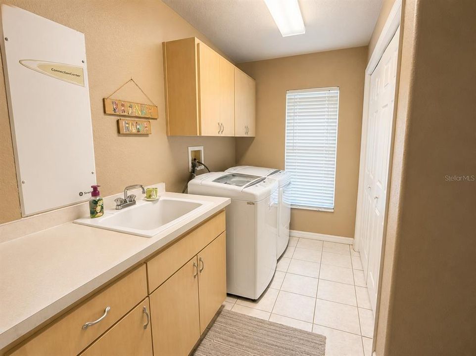 На продажу: $489,900 (3 спален, 2 ванн, 2430 Квадратных фут)