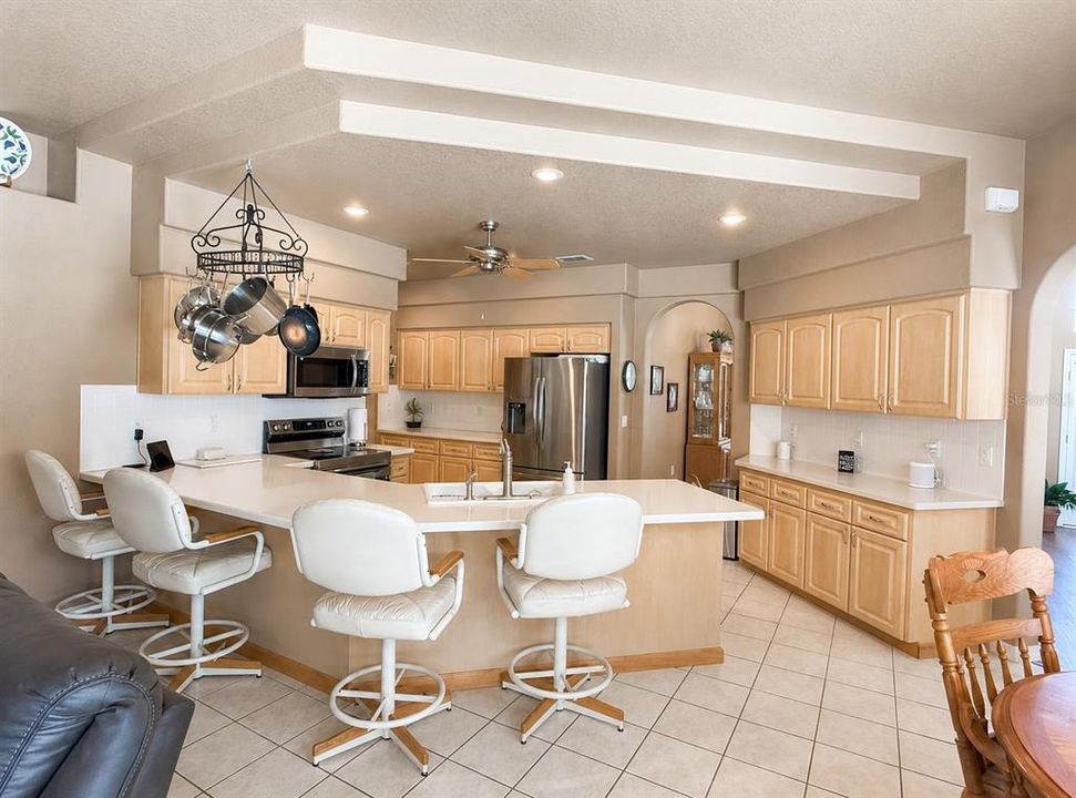 На продажу: $489,900 (3 спален, 2 ванн, 2430 Квадратных фут)