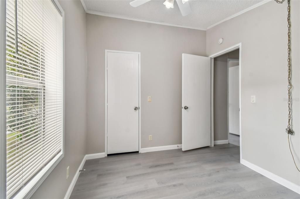 На продажу: $219,900 (5 спален, 2 ванн, 1192 Квадратных фут)
