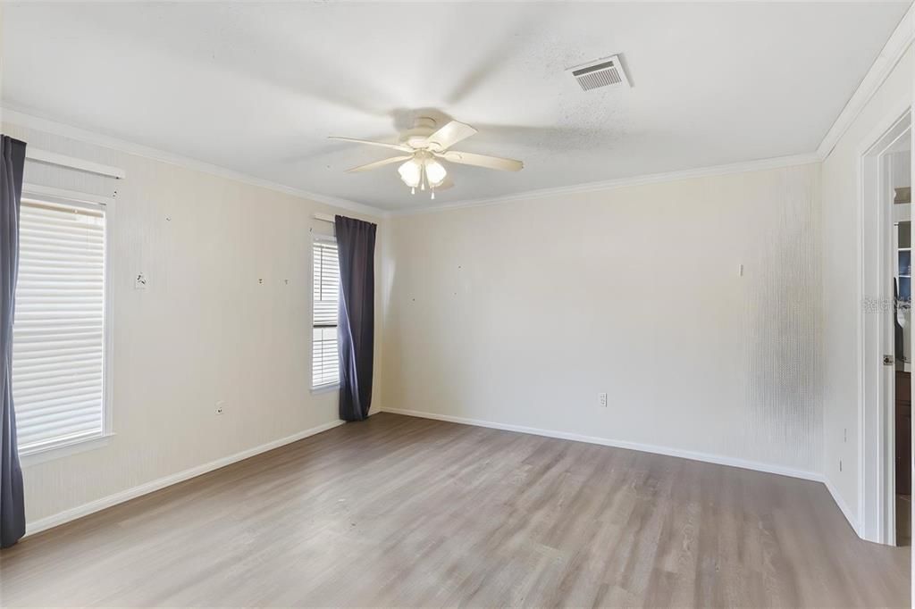 En Venta: $222,900 (3 camas, 3 baños, 2237 Pies cuadrados)