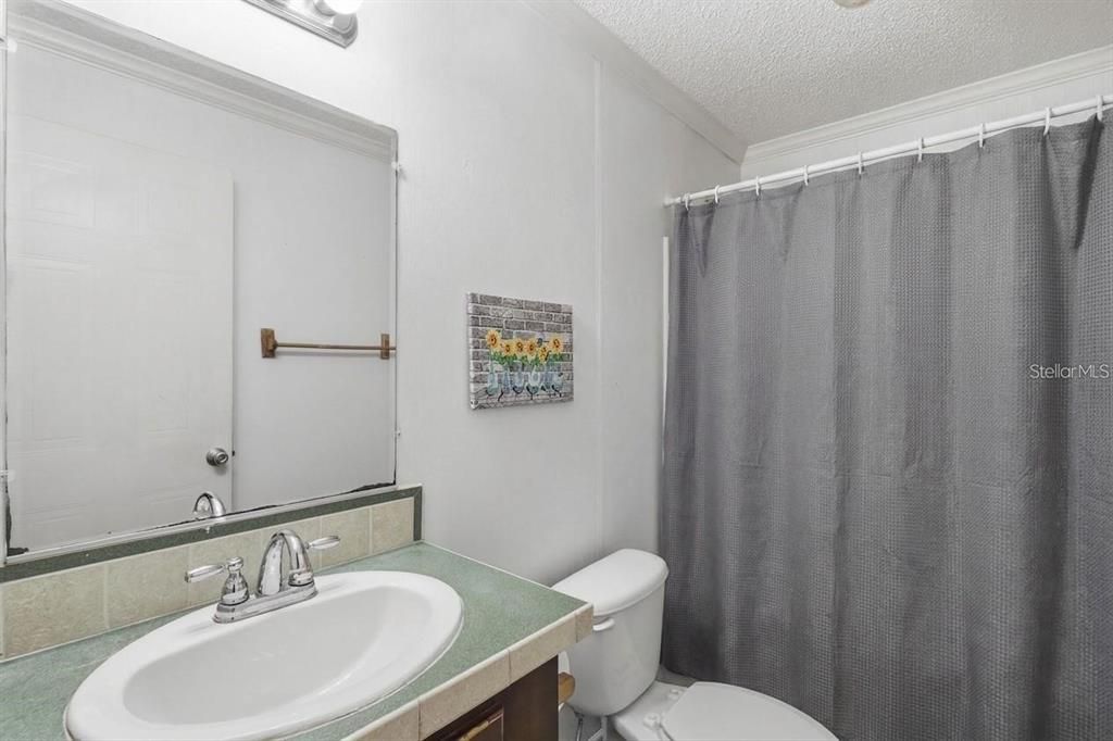 En Venta: $222,900 (3 camas, 3 baños, 2237 Pies cuadrados)