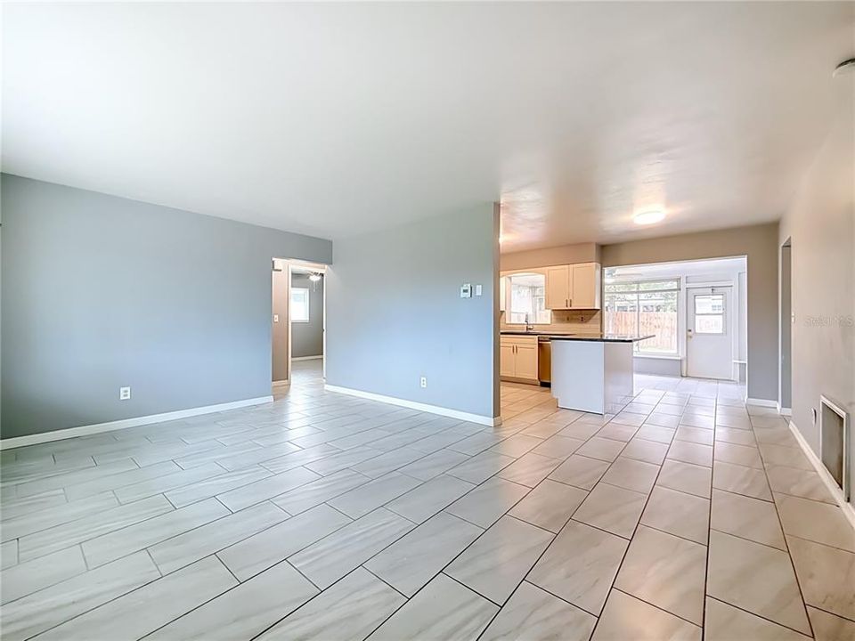 En Venta: $355,000 (3 camas, 1 baños, 1195 Pies cuadrados)