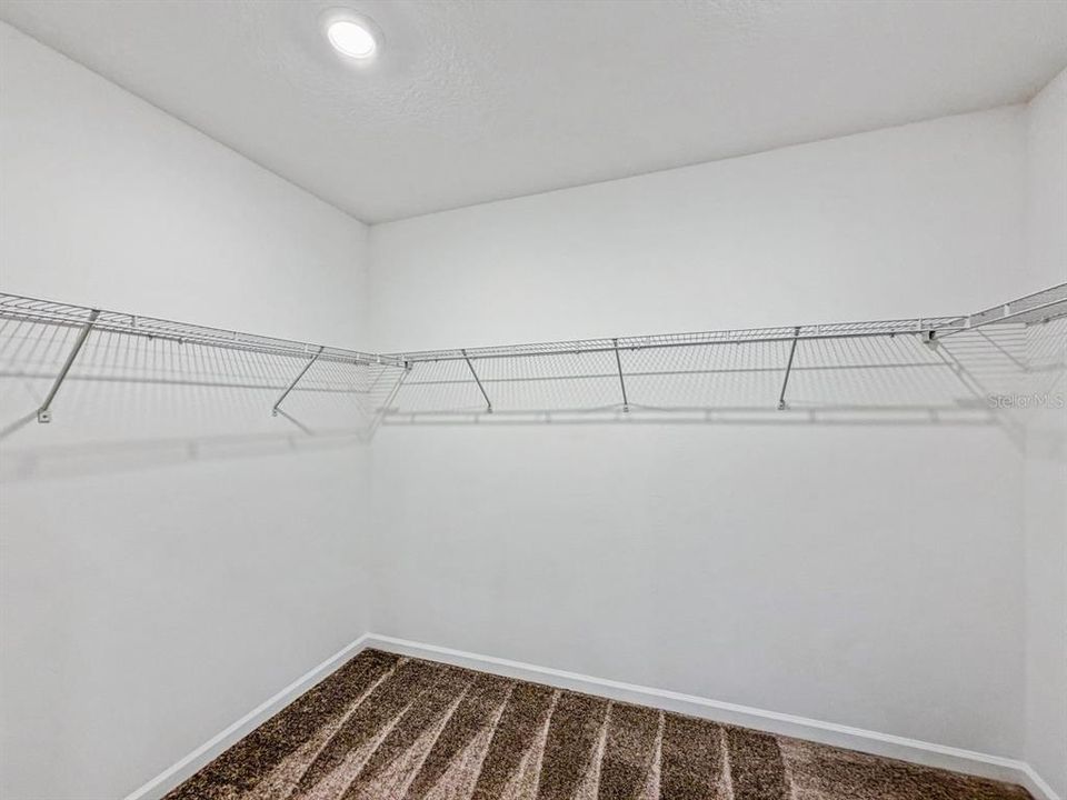 For Sale: $528,000 (4 beds, 2 baths, 2899 Square Feet)