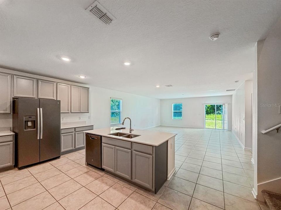 For Sale: $528,000 (4 beds, 2 baths, 2899 Square Feet)