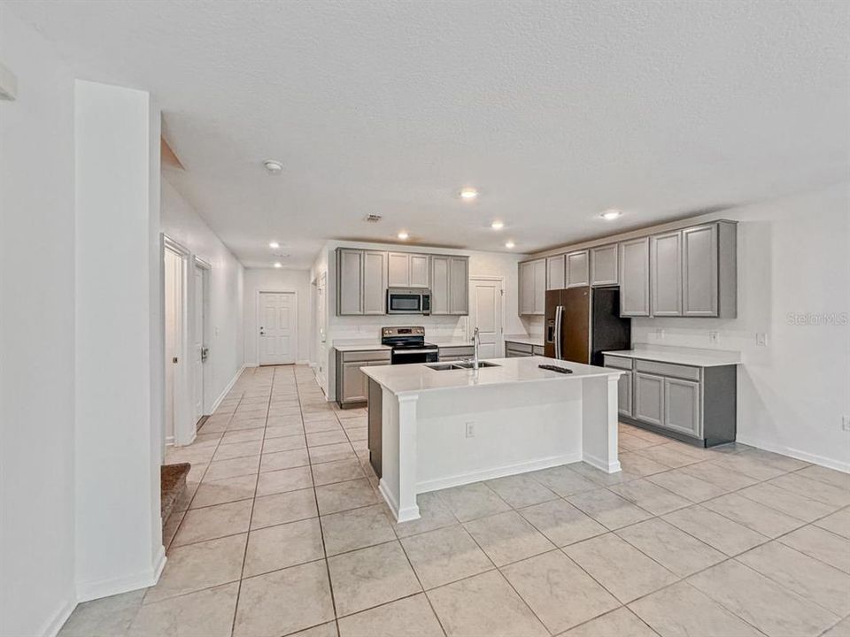 For Sale: $528,000 (4 beds, 2 baths, 2899 Square Feet)