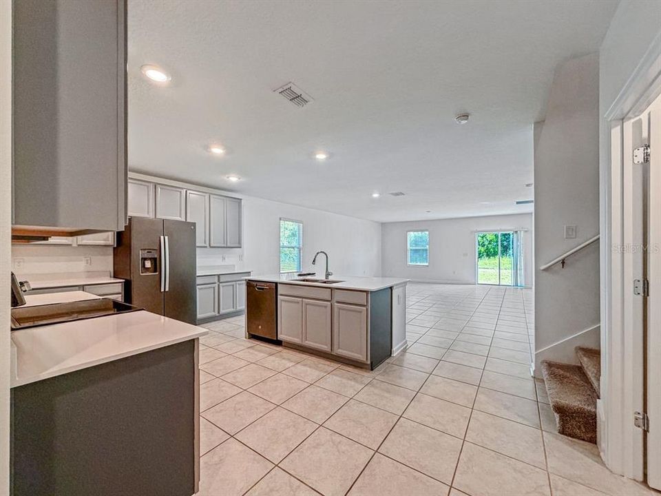 For Sale: $528,000 (4 beds, 2 baths, 2899 Square Feet)