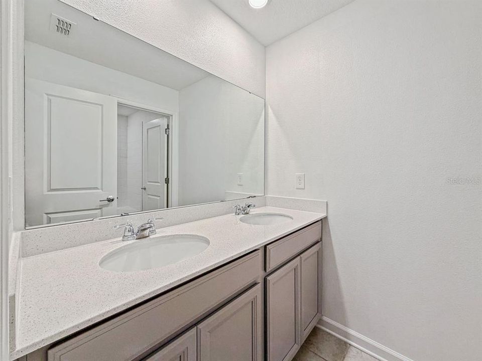 For Sale: $528,000 (4 beds, 2 baths, 2899 Square Feet)