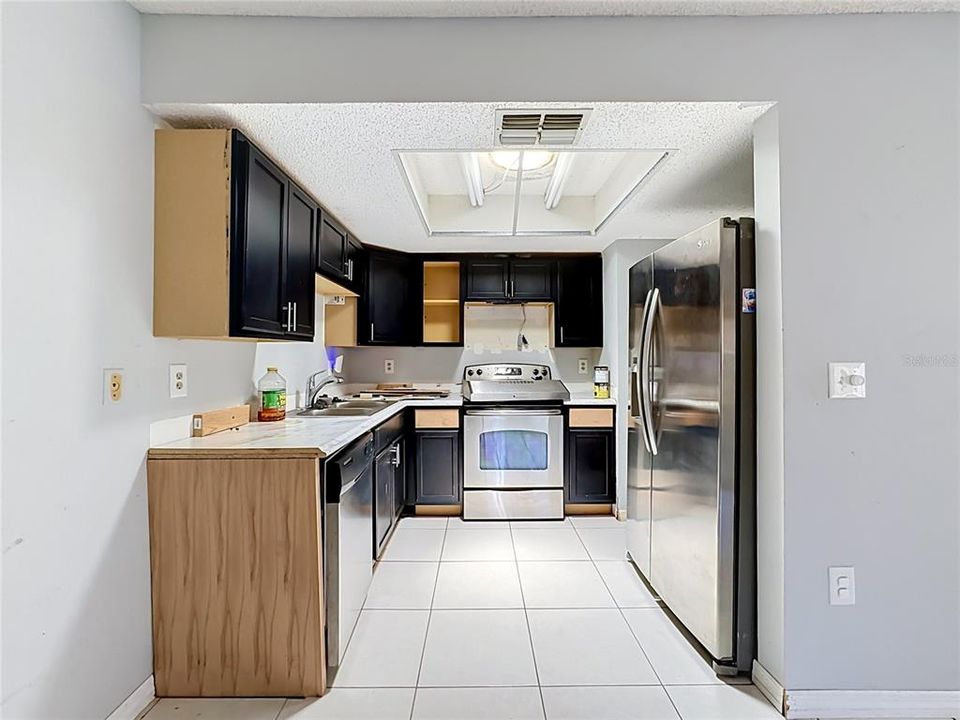 На продажу: $172,900 (2 спален, 2 ванн, 930 Квадратных фут)