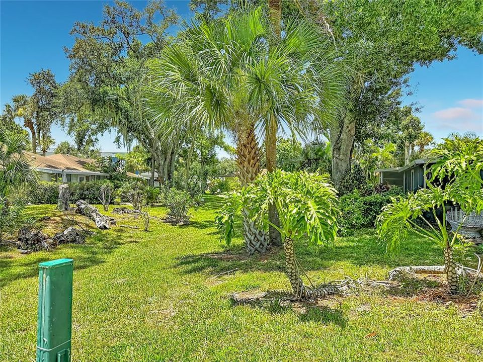 На продажу: $172,900 (2 спален, 2 ванн, 930 Квадратных фут)