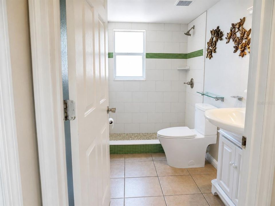 На продажу: $290,999 (3 спален, 2 ванн, 1672 Квадратных фут)