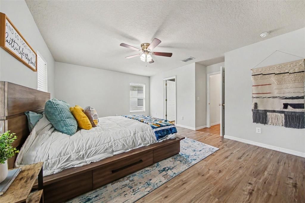 For Sale: $550,000 (4 beds, 2 baths, 2971 Square Feet)