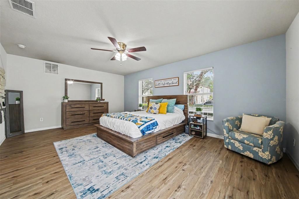 For Sale: $550,000 (4 beds, 2 baths, 2971 Square Feet)