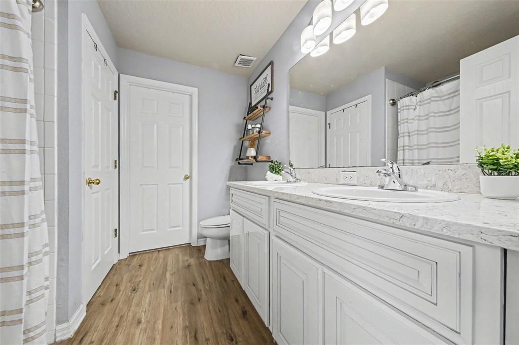 For Sale: $550,000 (4 beds, 2 baths, 2971 Square Feet)
