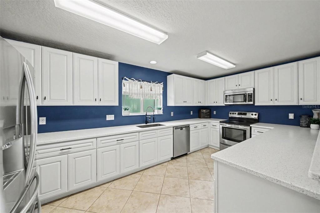 For Sale: $550,000 (4 beds, 2 baths, 2971 Square Feet)