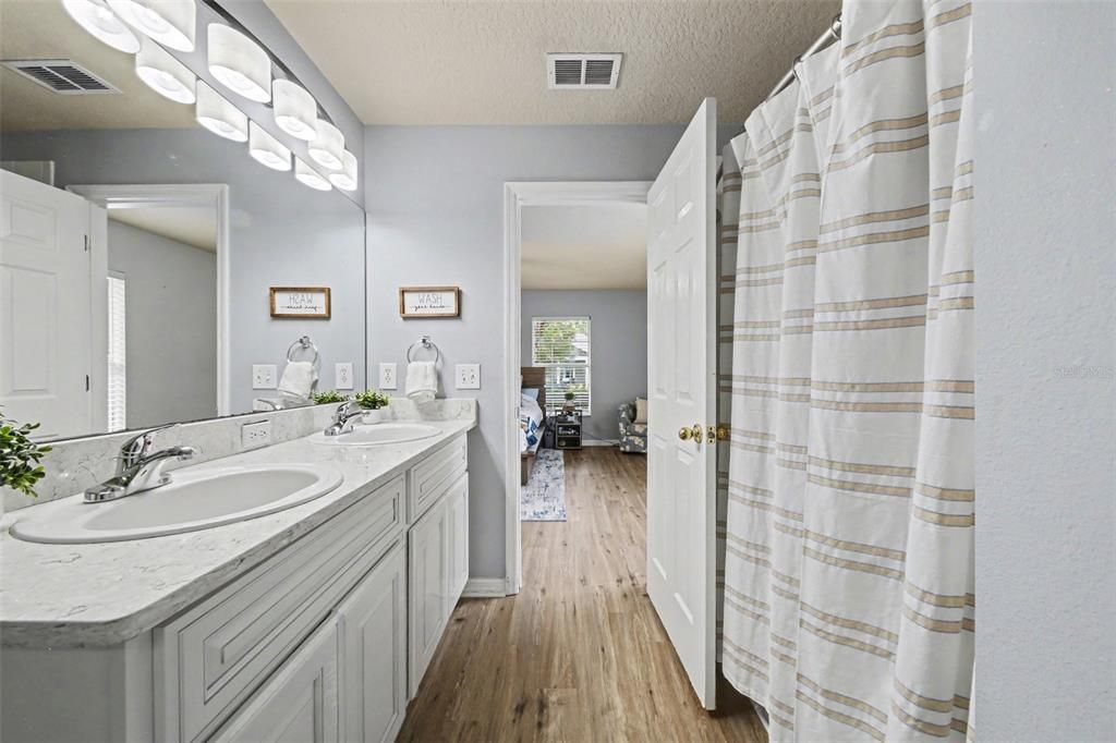 For Sale: $550,000 (4 beds, 2 baths, 2971 Square Feet)