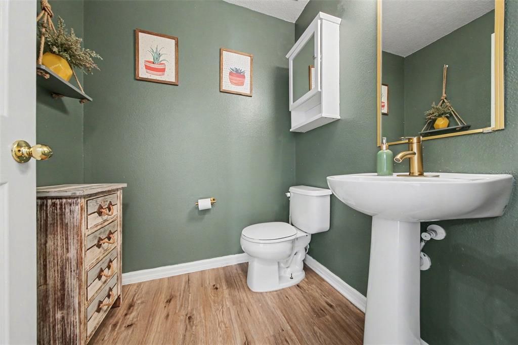 For Sale: $550,000 (4 beds, 2 baths, 2971 Square Feet)