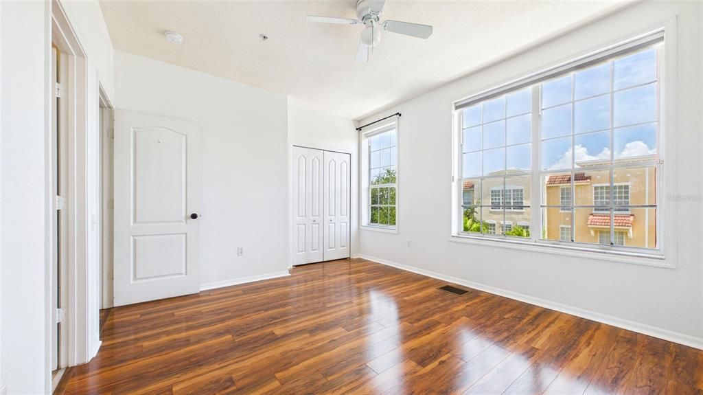 For Rent: $3,300 (3 beds, 3 baths, 1844 Square Feet)