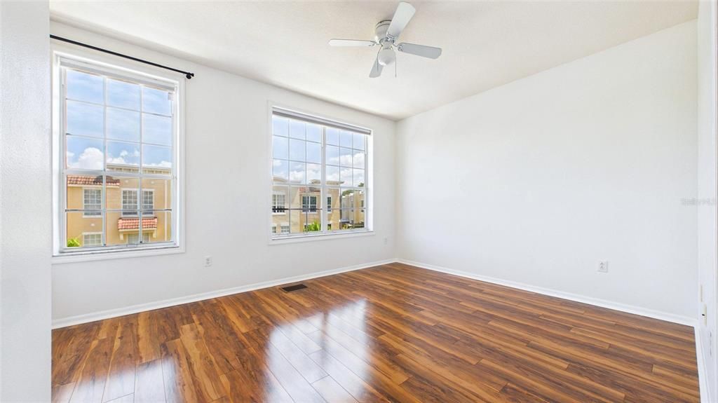 For Rent: $3,300 (3 beds, 3 baths, 1844 Square Feet)
