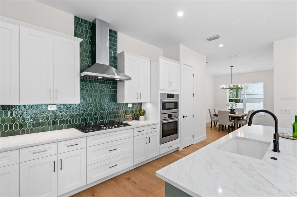 En Venta: $1,574,900 (4 camas, 3 baños, 3183 Pies cuadrados)