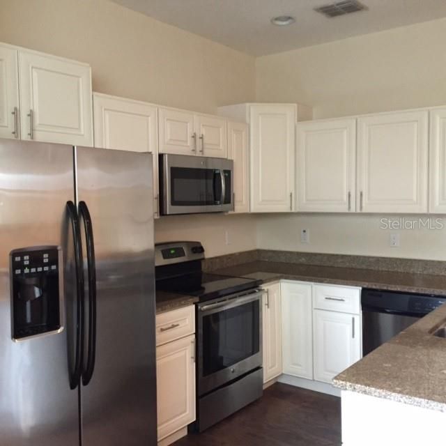 For Rent: $2,350 (3 beds, 2 baths, 1364 Square Feet)