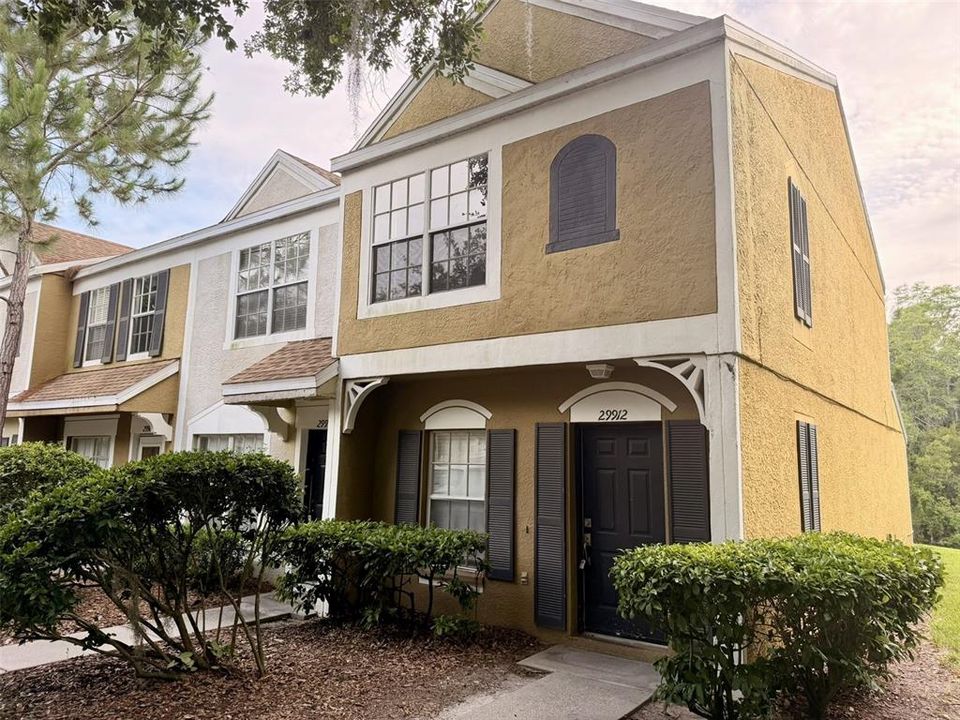 For Sale: $194,900 (2 beds, 2 baths, 1184 Square Feet)