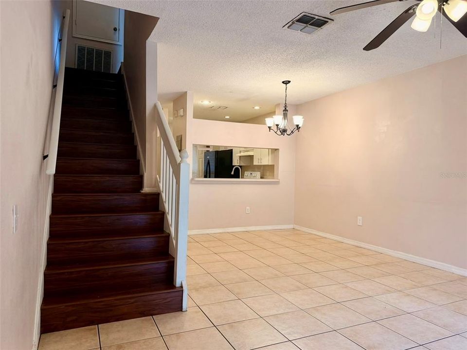 For Sale: $194,900 (2 beds, 2 baths, 1184 Square Feet)
