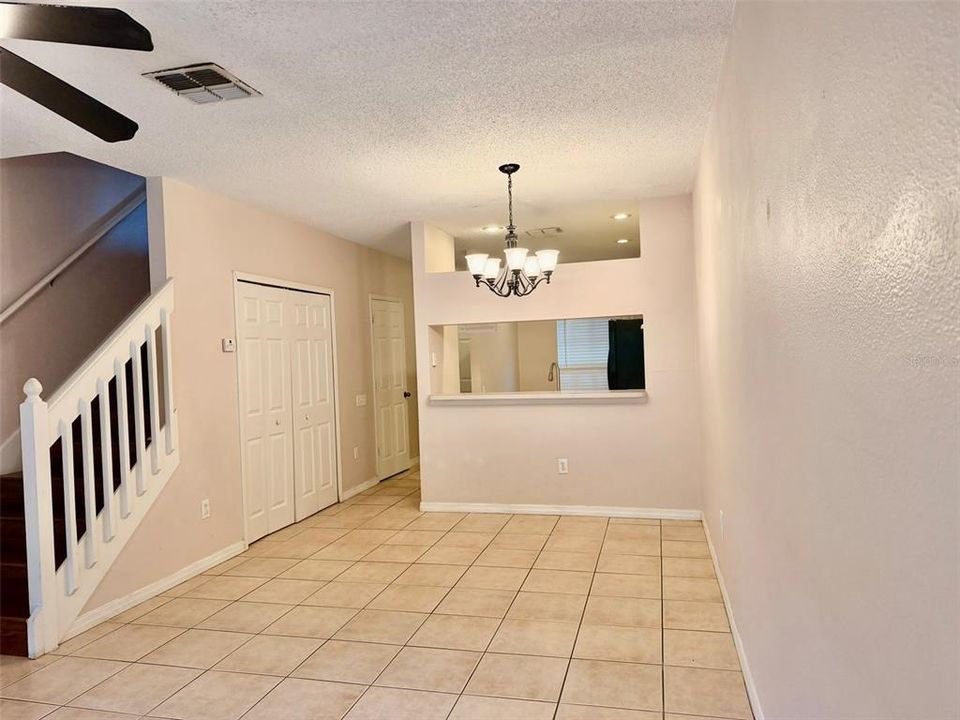 For Sale: $194,900 (2 beds, 2 baths, 1184 Square Feet)