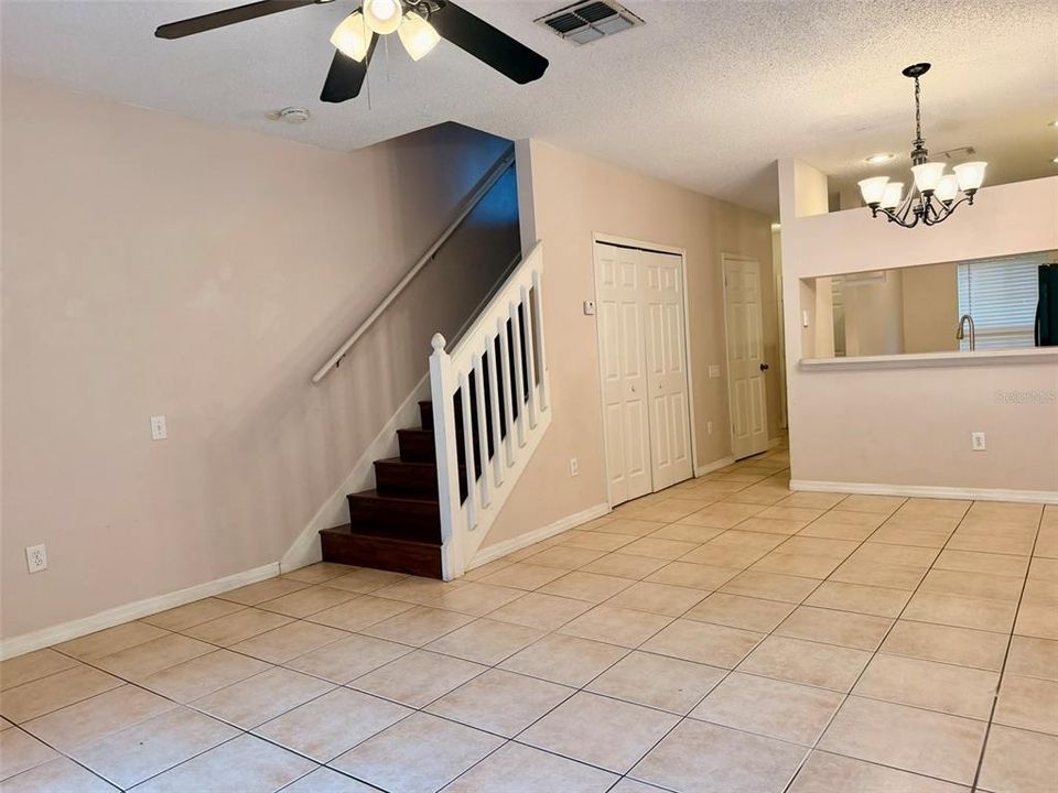 For Sale: $194,900 (2 beds, 2 baths, 1184 Square Feet)