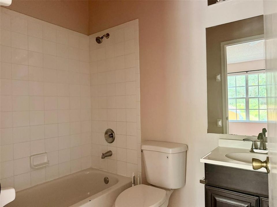 For Sale: $194,900 (2 beds, 2 baths, 1184 Square Feet)