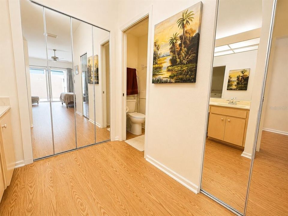 For Sale: $229,900 (2 beds, 2 baths, 1236 Square Feet)