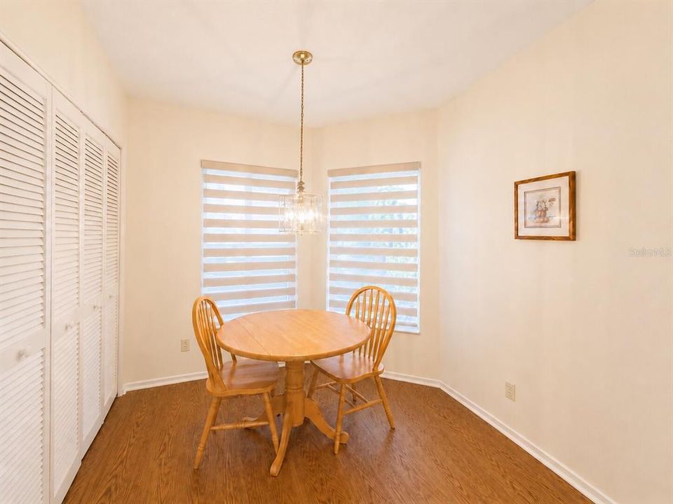 For Sale: $229,900 (2 beds, 2 baths, 1236 Square Feet)