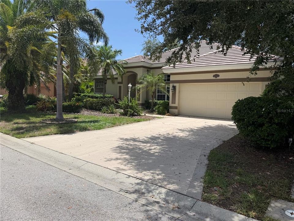 For Rent: $4,200 (4 beds, 3 baths, 2083 Square Feet)