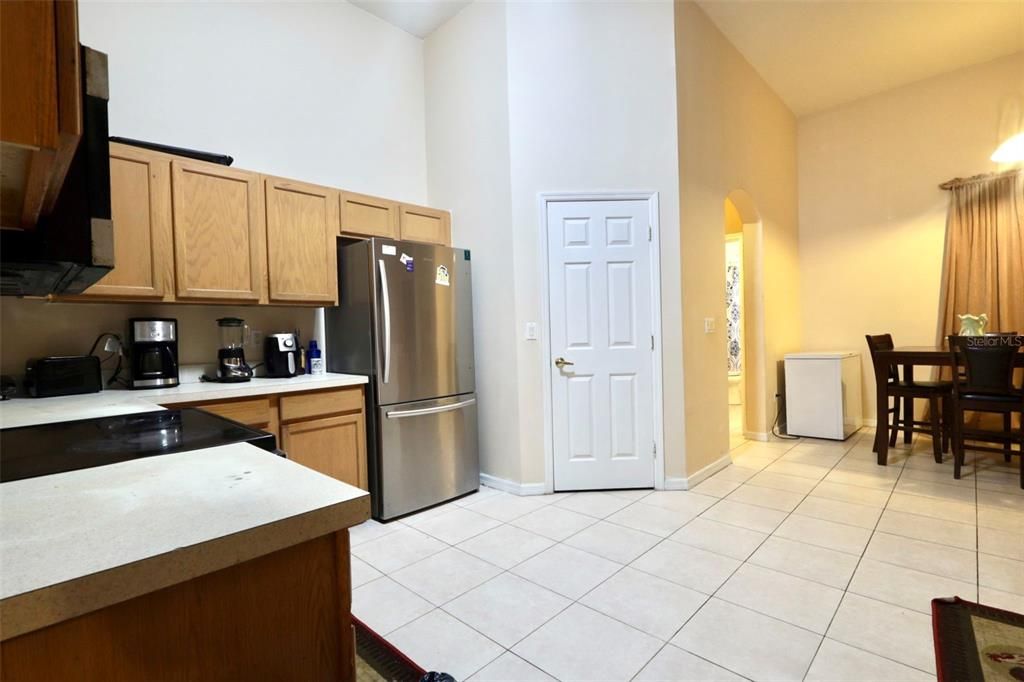 En Venta: $439,900 (4 camas, 3 baños, 2563 Pies cuadrados)