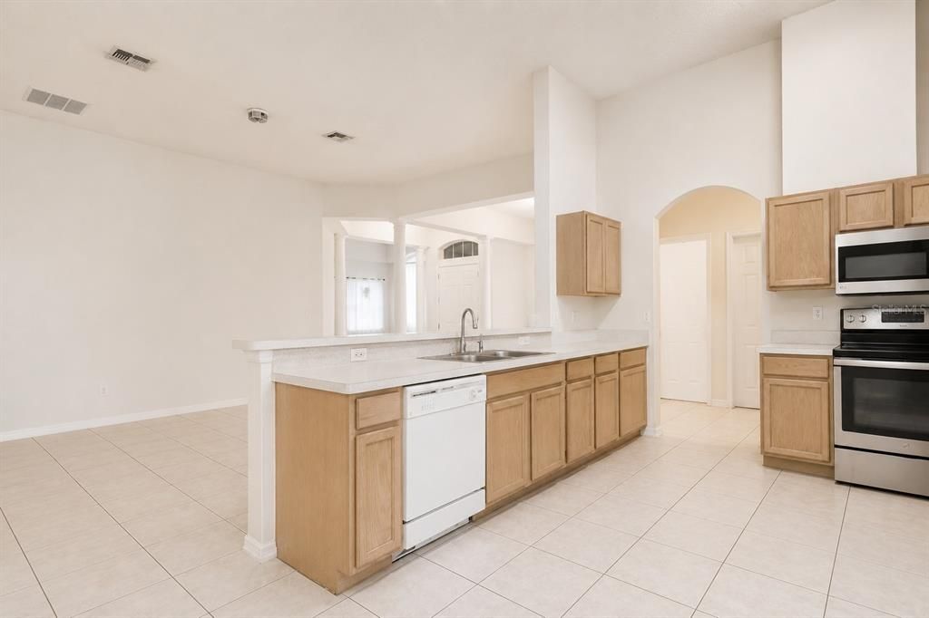 En Venta: $439,900 (4 camas, 3 baños, 2563 Pies cuadrados)